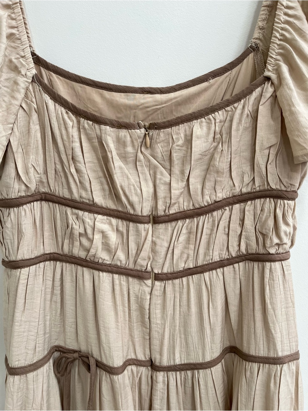 Storia monochromatic tan brown tiered midi dress all over bow details size small - Picture 9 of 13